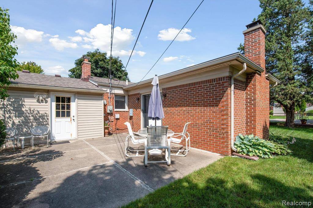 7344 Iroquois Street, Westland, MI 48185