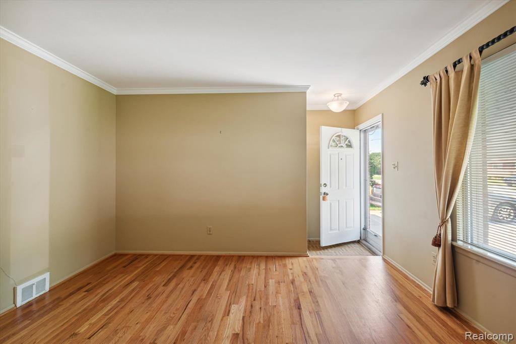 7344 Iroquois Street, Westland, MI 48185