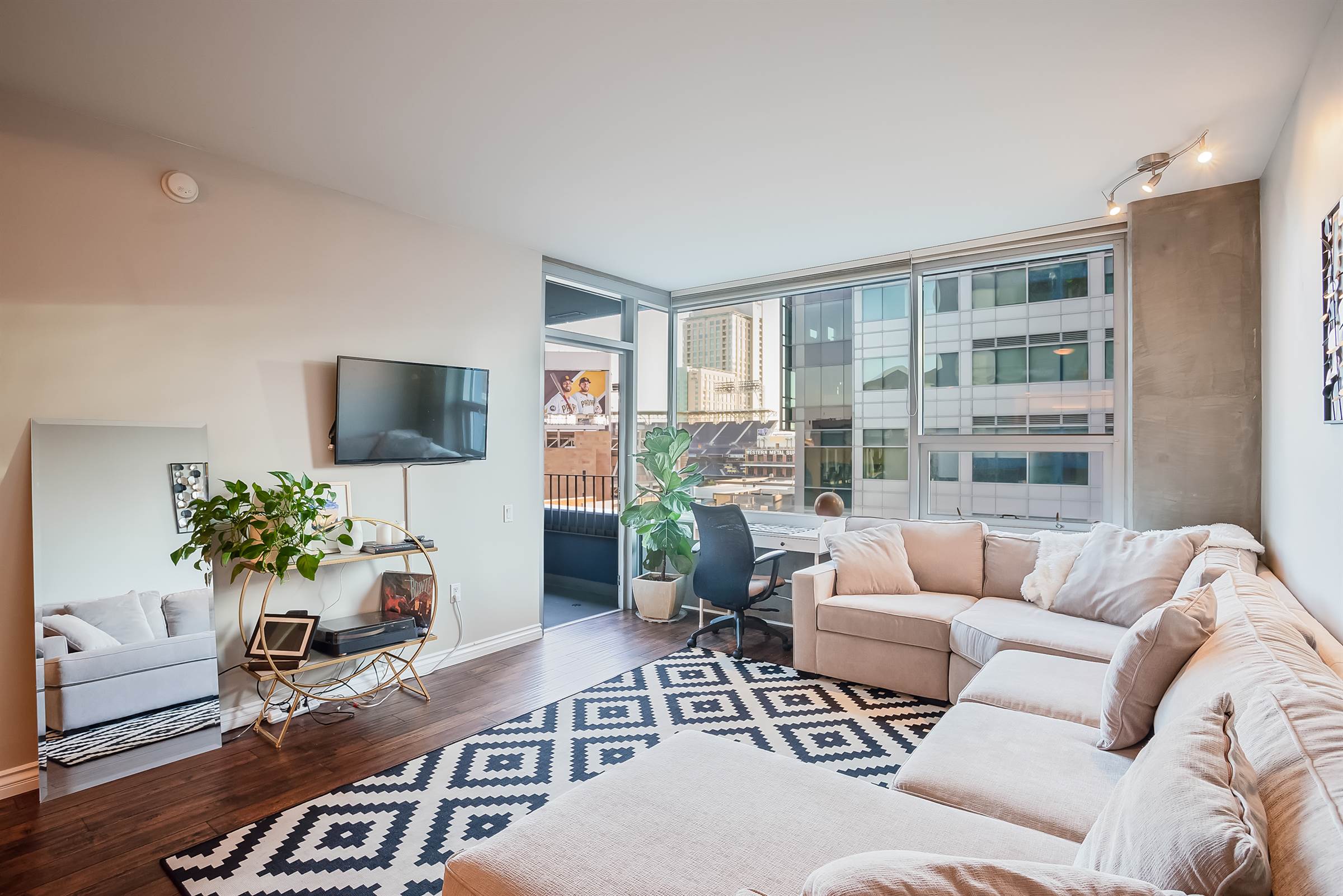 321 10th Ave Unit 606, San Diego, CA 92101