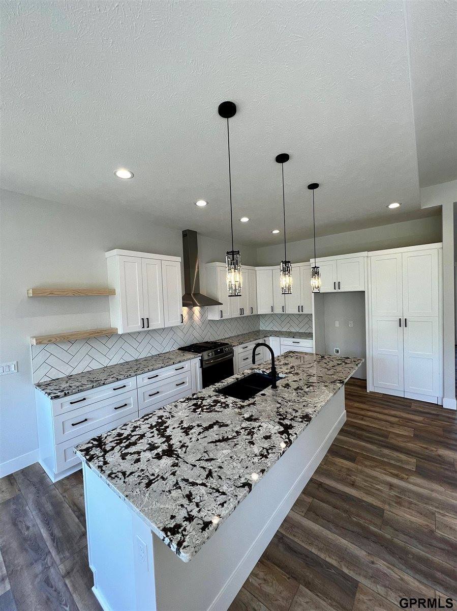 21201 Arbor Court, Elkhorn, NE 68022