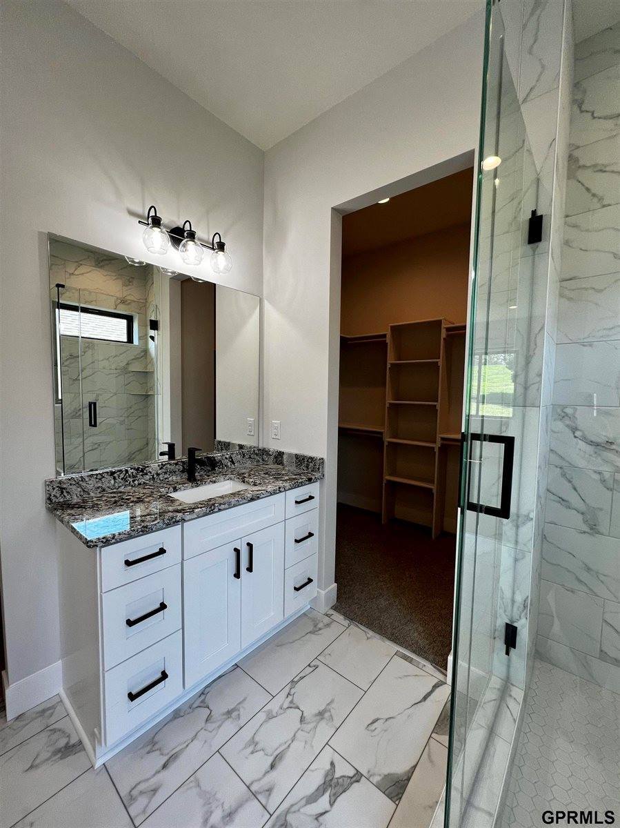 21201 Arbor Court, Elkhorn, NE 68022