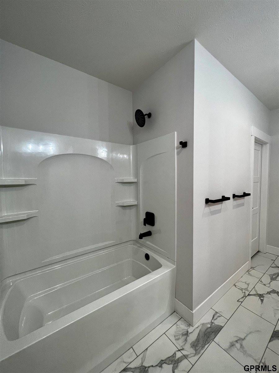 21201 Arbor Court, Elkhorn, NE 68022