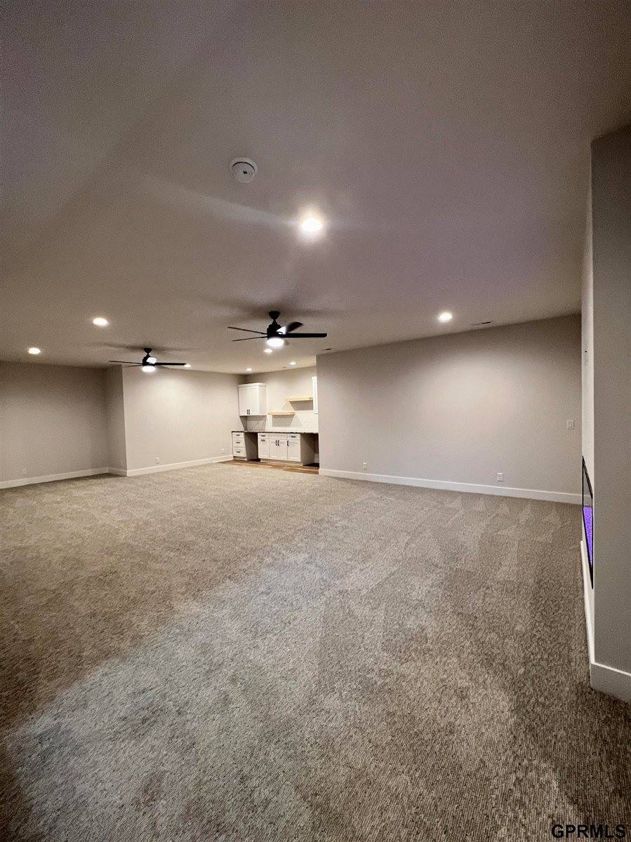 21201 Arbor Court, Elkhorn, NE 68022