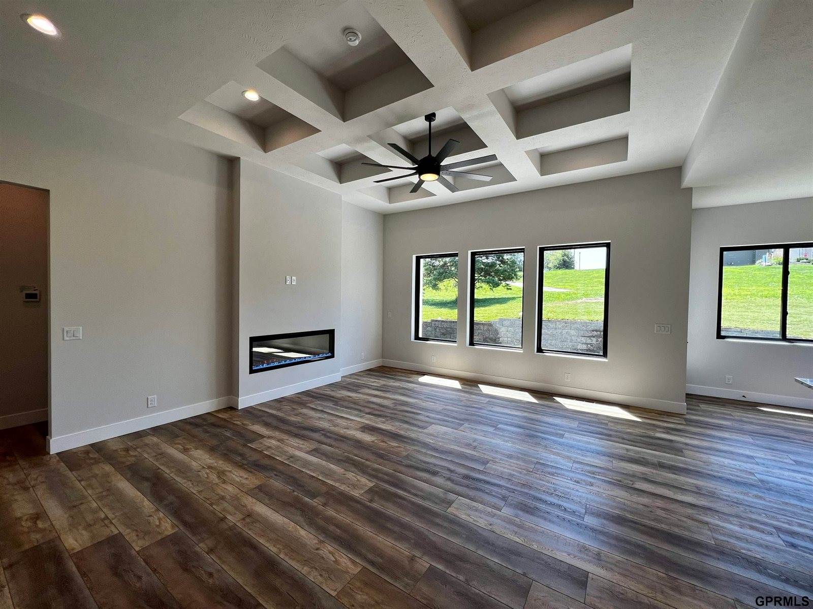 21201 Arbor Court, Elkhorn, NE 68022