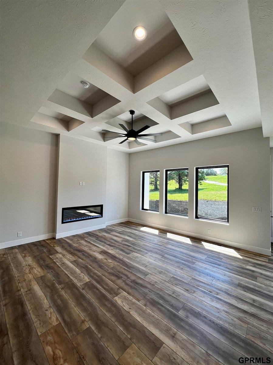 21201 Arbor Court, Elkhorn, NE 68022