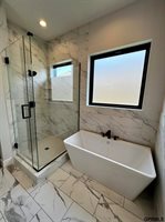 21201 Arbor Court, Elkhorn, NE 68022