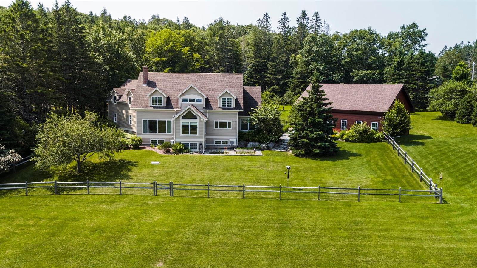 52 Dole Hill Road Road, Holden, ME 04429