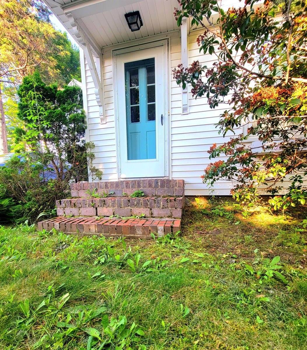 12 Riverview Street, Veazie, ME 04401