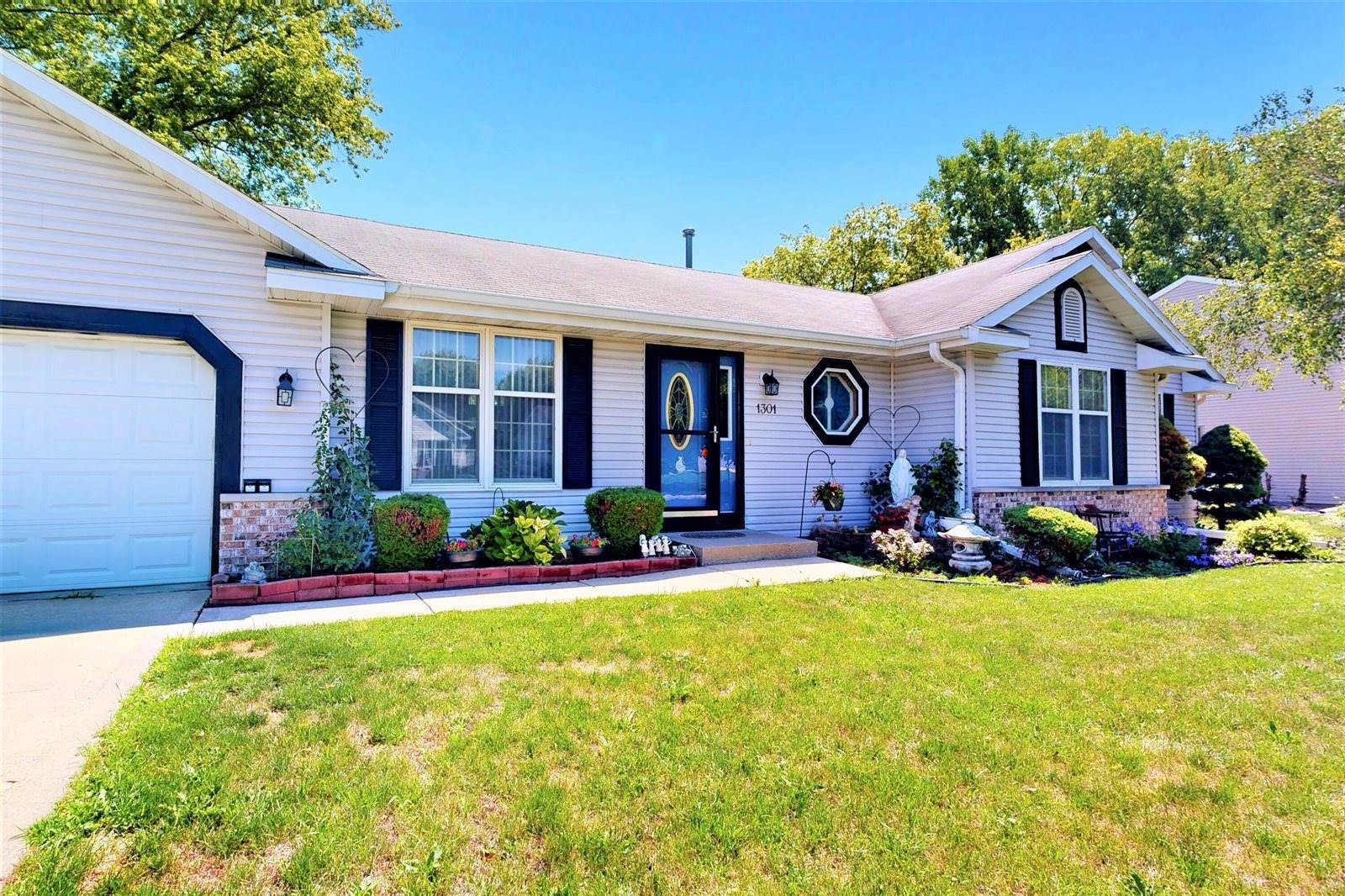 1301 Montclair Pl, Fort Atkinson, WI 53538