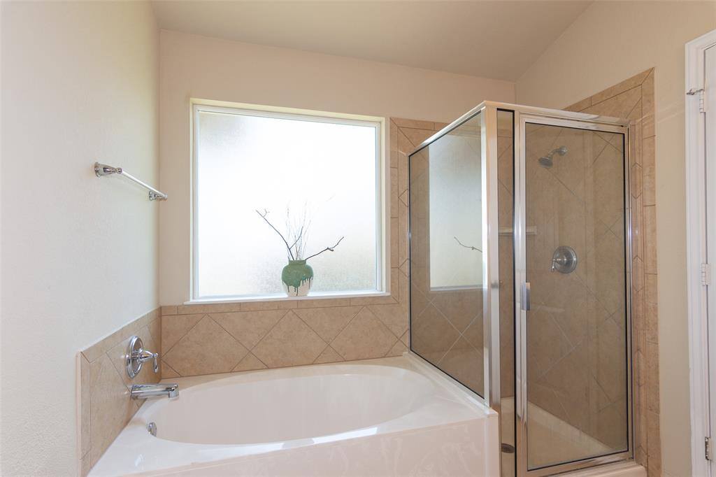 813 Heritage Springs Trl, Round Rock, TX 78664