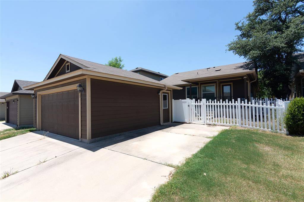 813 Heritage Springs Trl, Round Rock, TX 78664