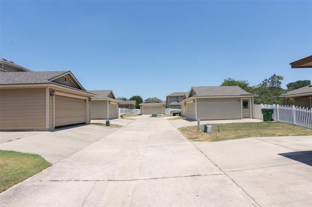 813 Heritage Springs Trl, Round Rock, TX 78664