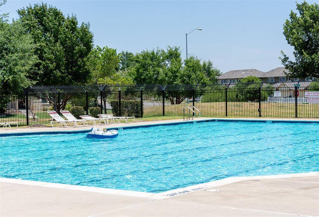 813 Heritage Springs Trl, Round Rock, TX 78664