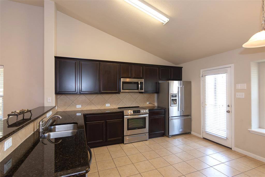 813 Heritage Springs Trl, Round Rock, TX 78664