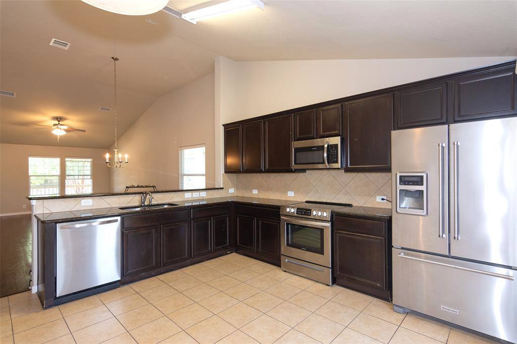 813 Heritage Springs Trl, Round Rock, TX 78664