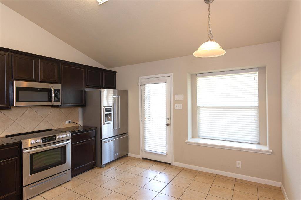 813 Heritage Springs Trl, Round Rock, TX 78664