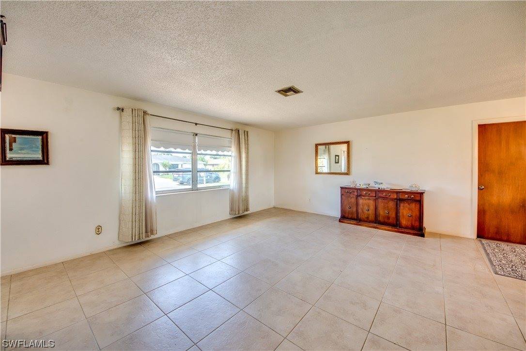 1401 SE 36th Terrace, Cape Coral, FL 33904