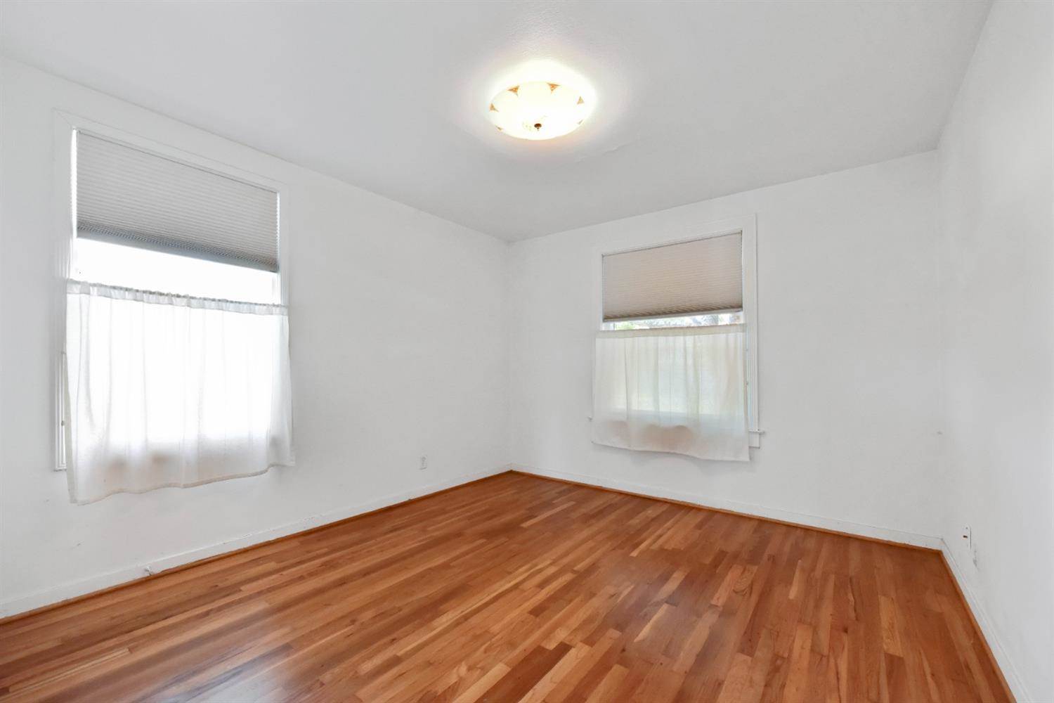 3921 Kings Way, Sacramento, CA 95821