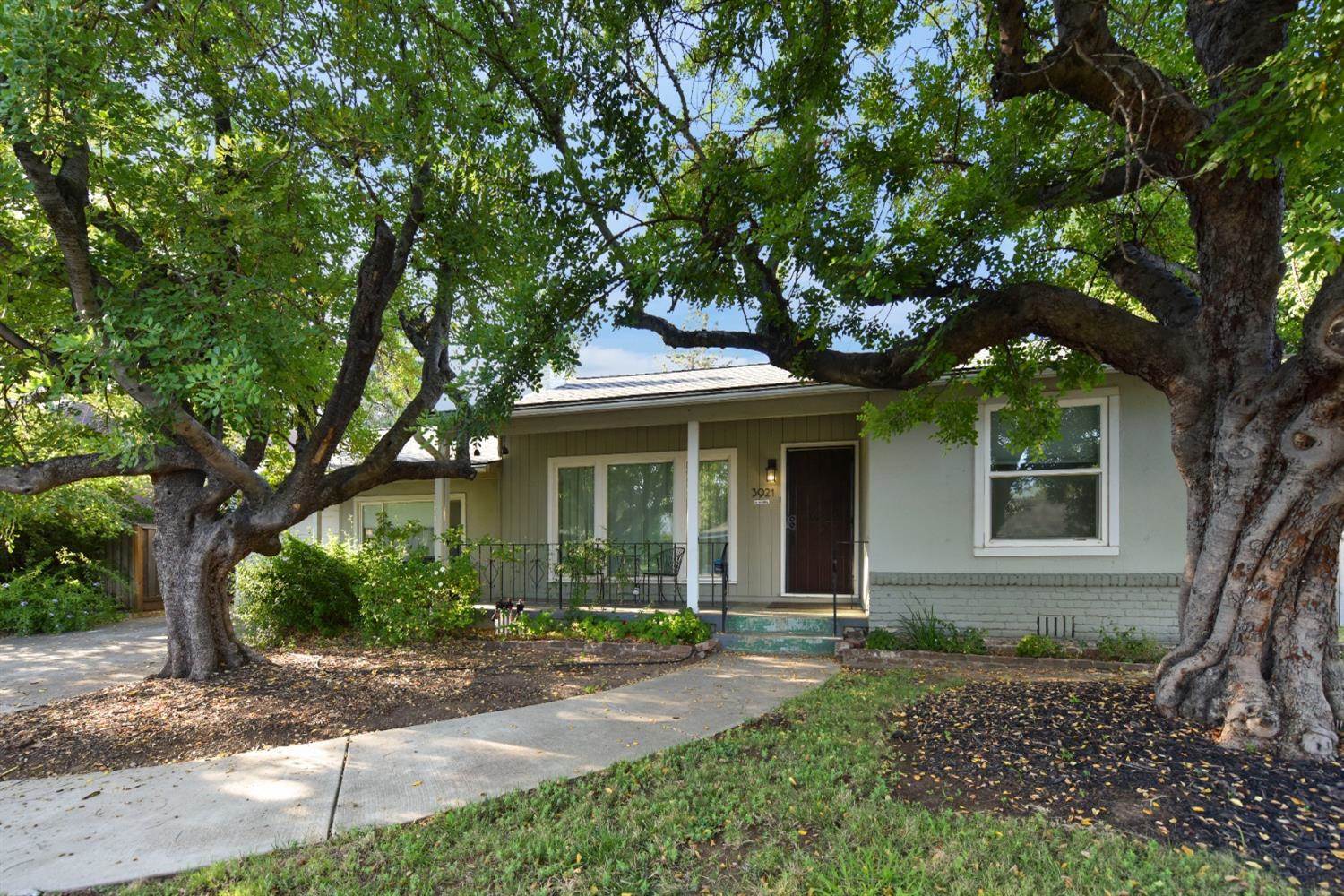 3921 Kings Way, Sacramento, CA 95821