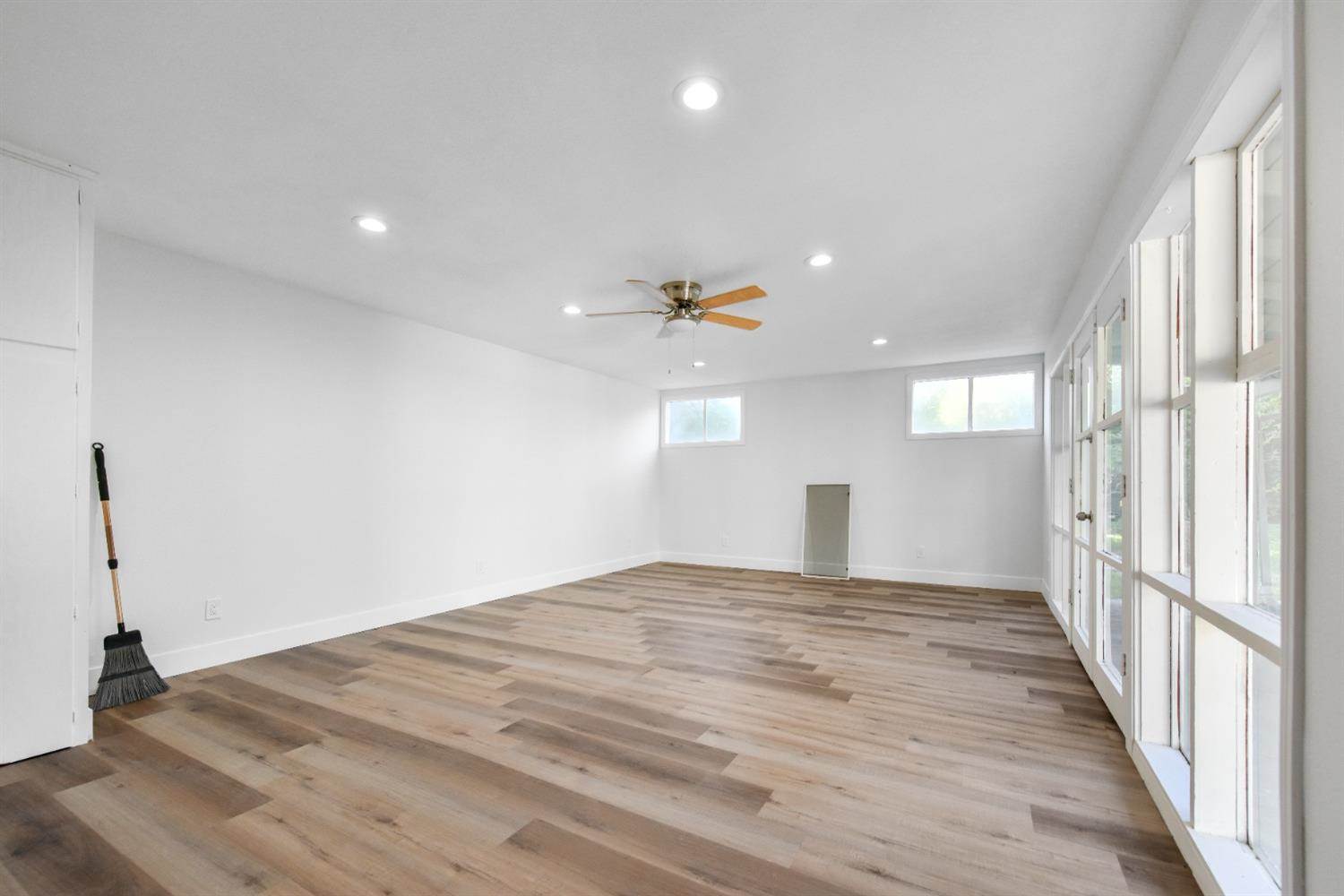 3921 Kings Way, Sacramento, CA 95821