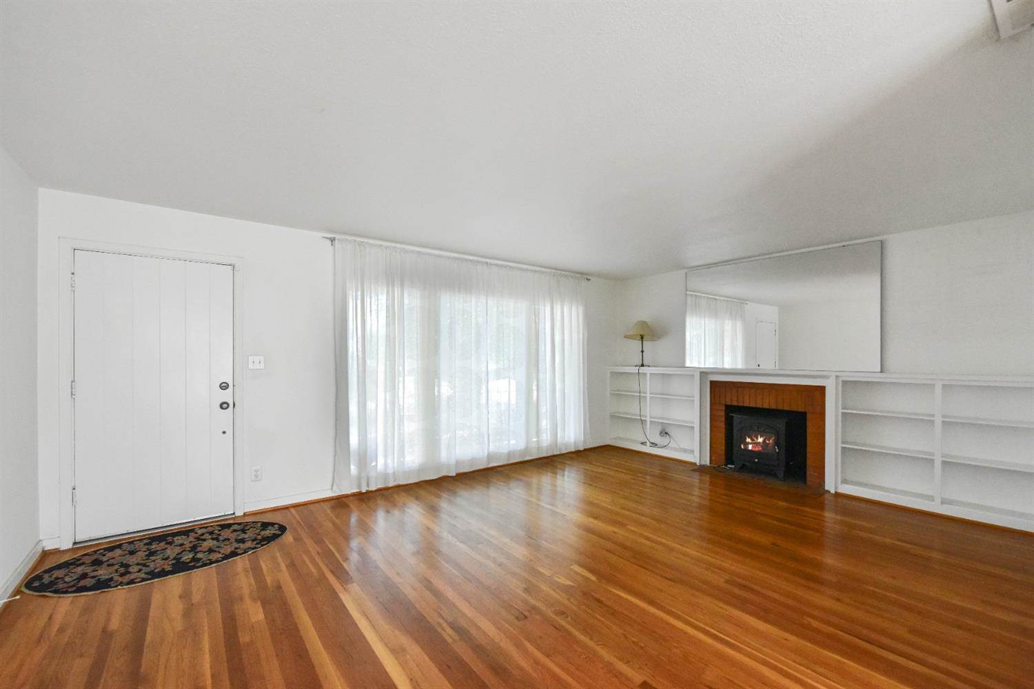 3921 Kings Way, Sacramento, CA 95821