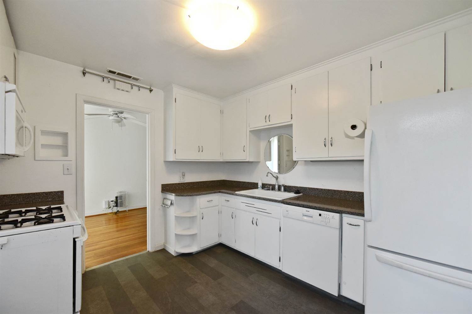 3921 Kings Way, Sacramento, CA 95821