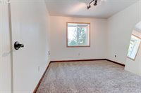 1625 SE Regner Rd, Gresham, OR 97080