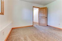 1625 SE Regner Rd, Gresham, OR 97080