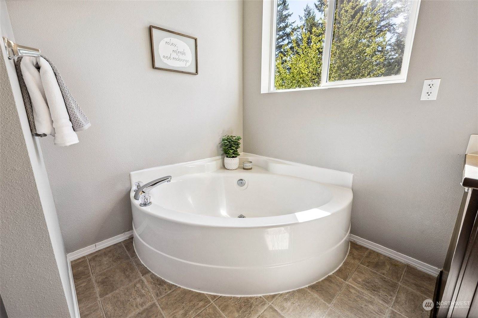 8928 Campus Meadows Loop NE, Lacey, WA 98516