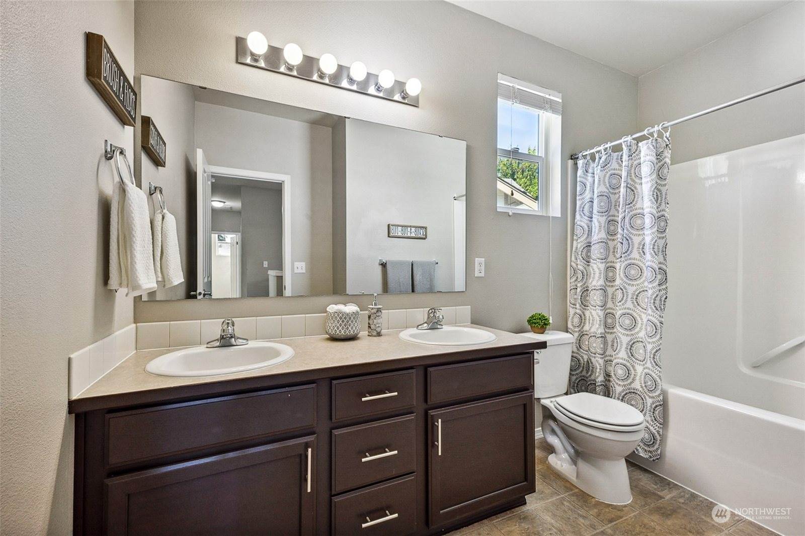 8928 Campus Meadows Loop NE, Lacey, WA 98516