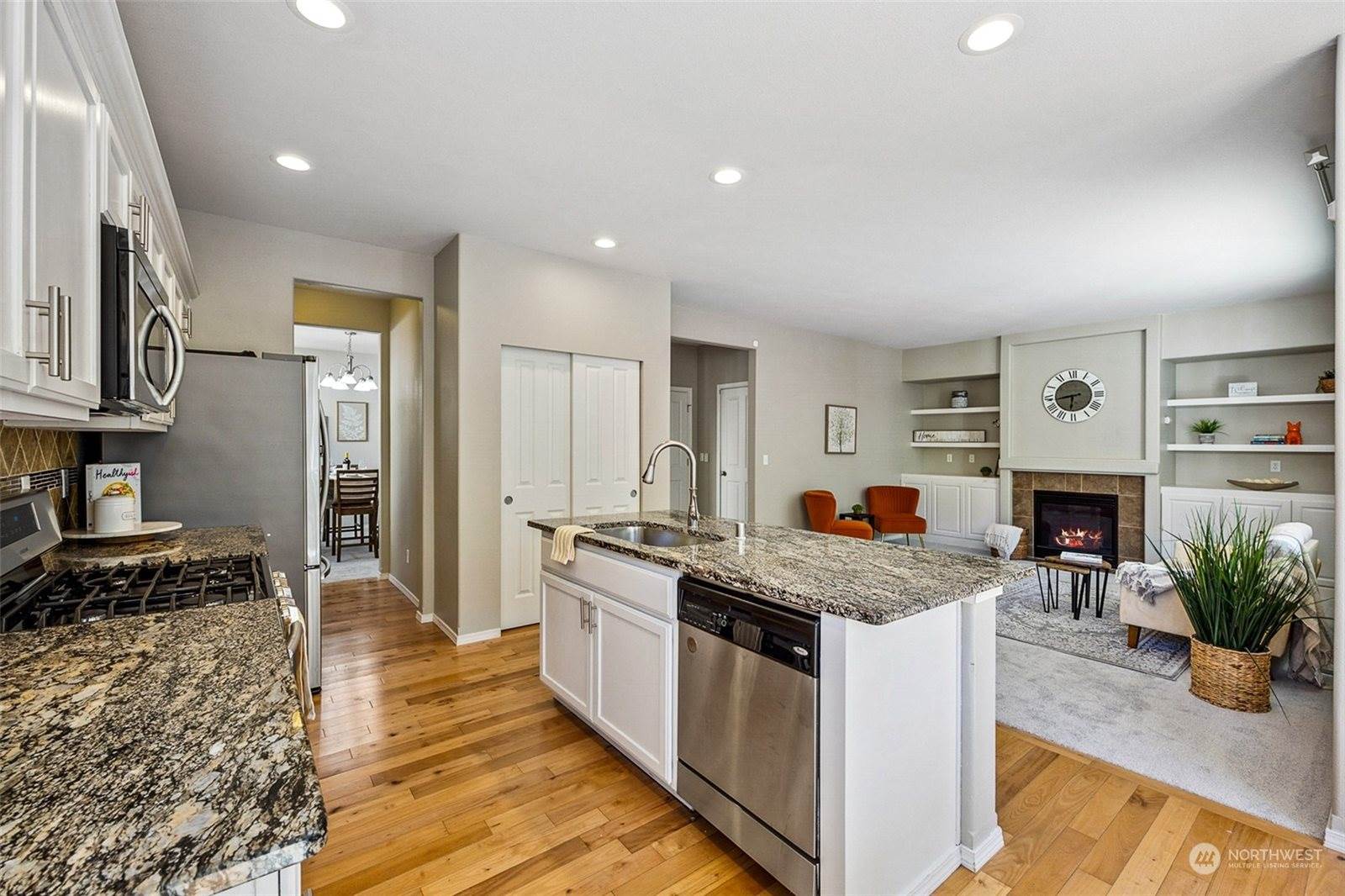 8928 Campus Meadows Loop NE, Lacey, WA 98516