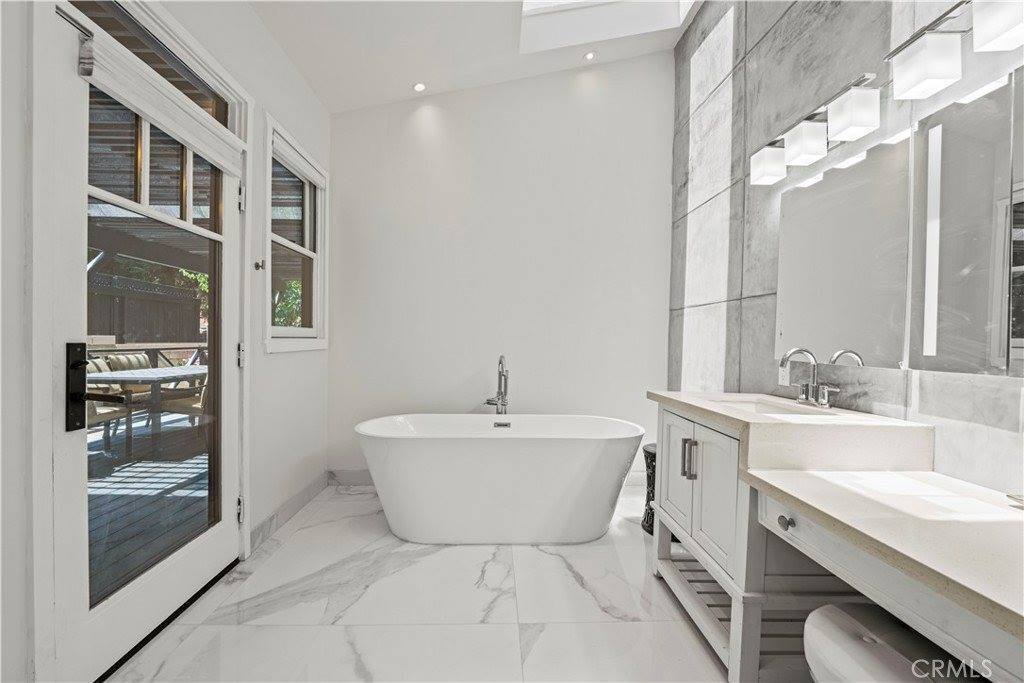 25019 Atwood Boulevard, Newhall, CA 91321