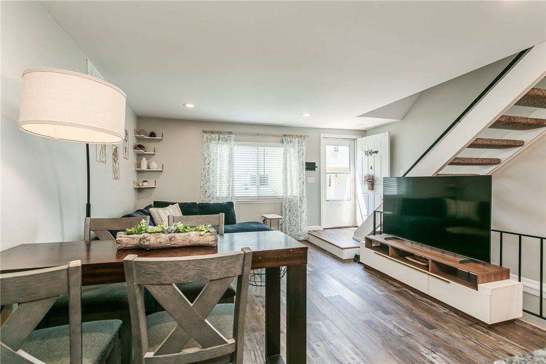 527 Eastbrooke Ln, Brighton, NY 14618