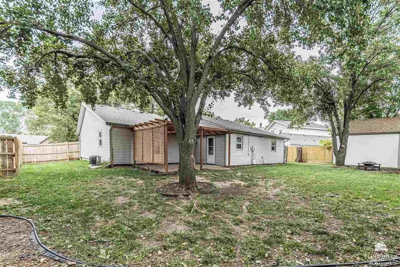 404 Guinevere Drive, Junction City, KS 66441