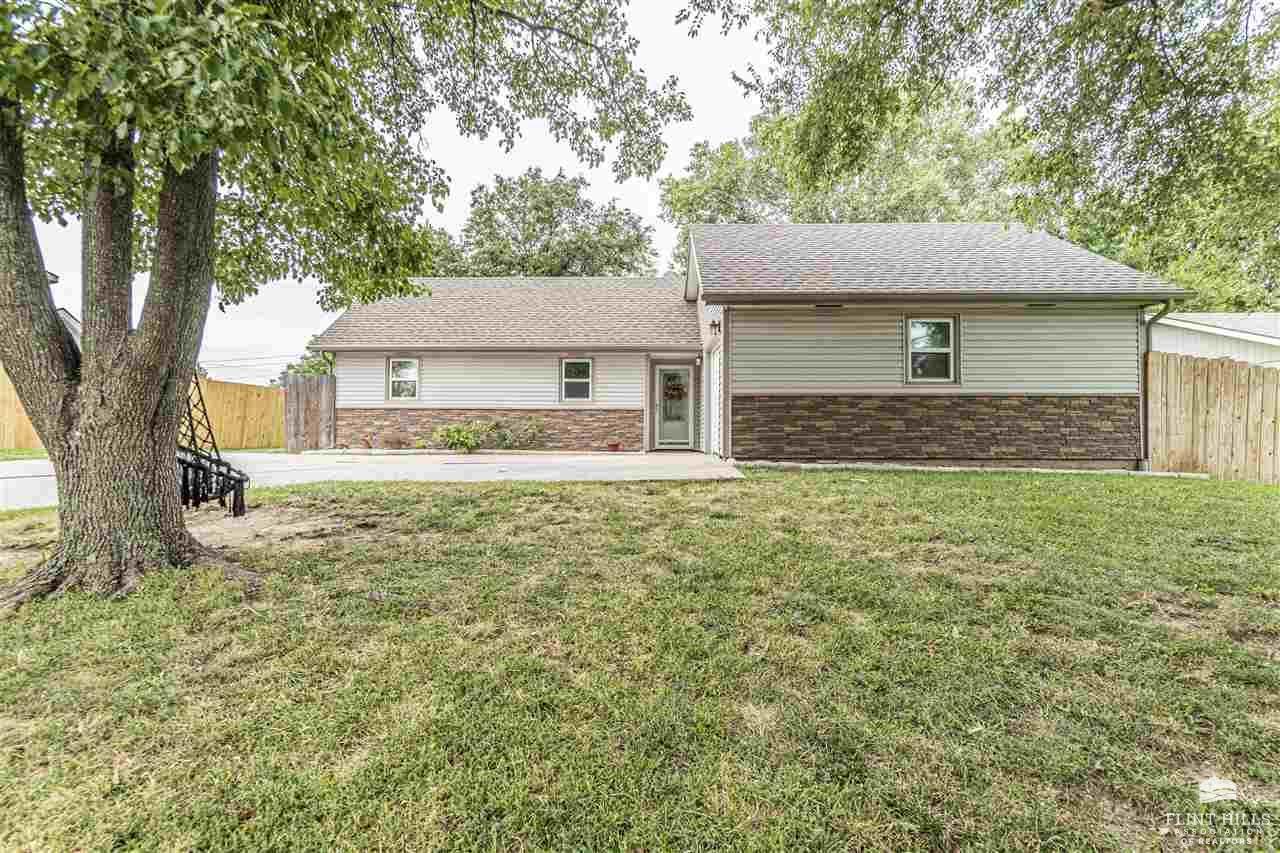 404 Guinevere Drive, Junction City, KS 66441