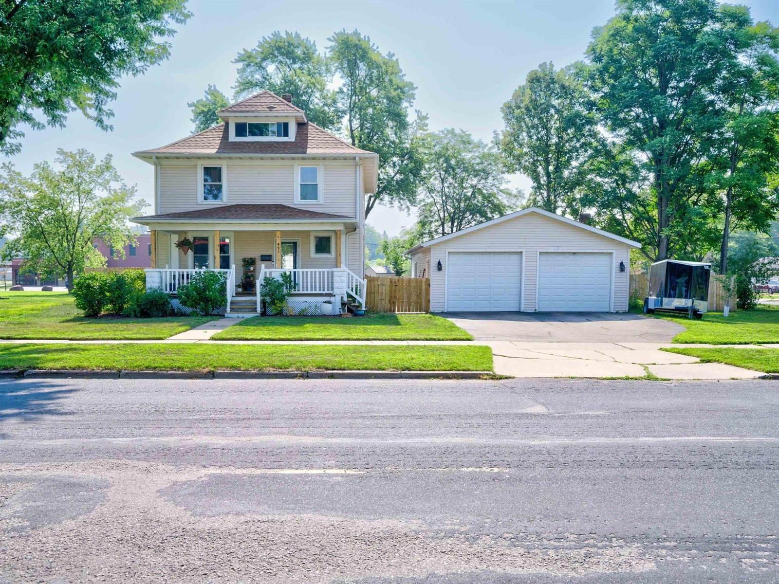 411 S Vine Avenue, Marshfield, WI 54449