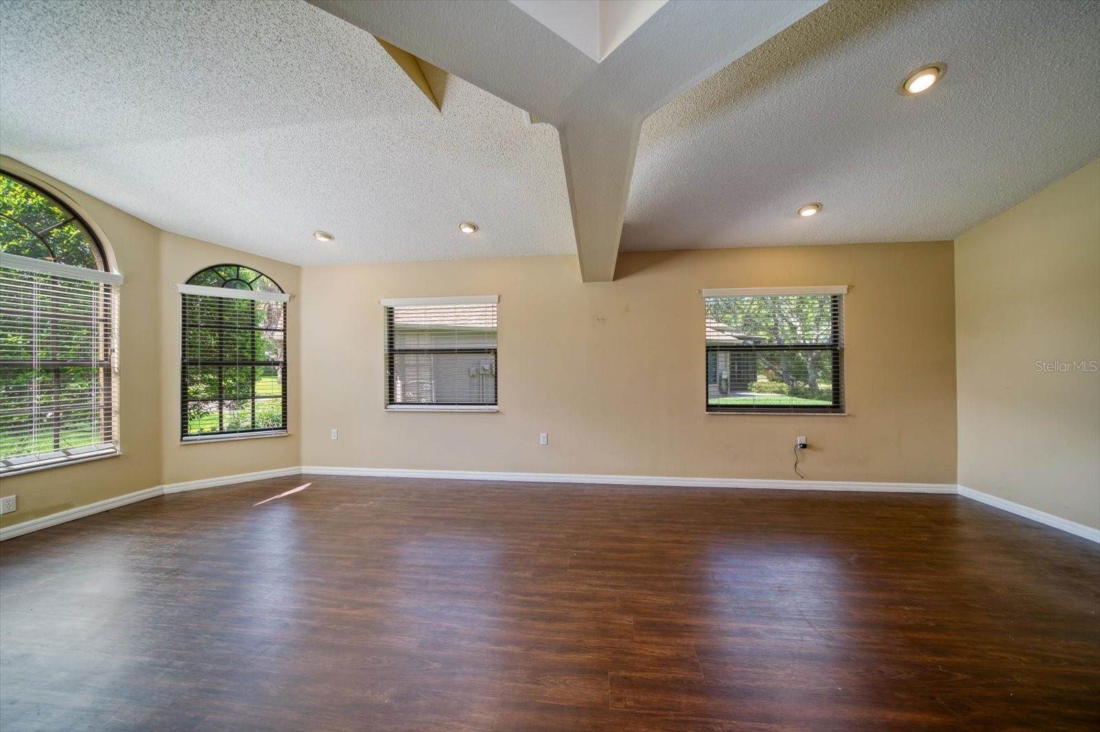 513 Bent Oak Court, Spring Hill, FL 34609