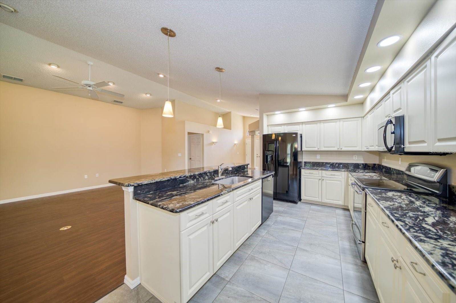 513 Bent Oak Court, Spring Hill, FL 34609