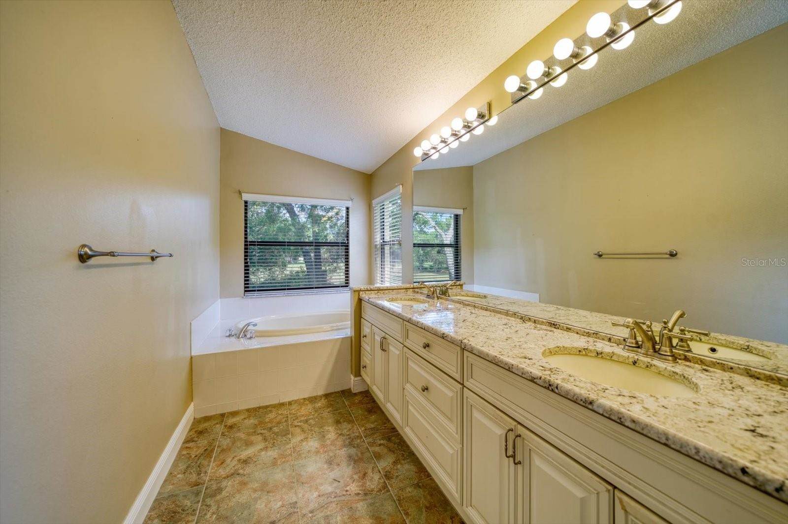 513 Bent Oak Court, Spring Hill, FL 34609