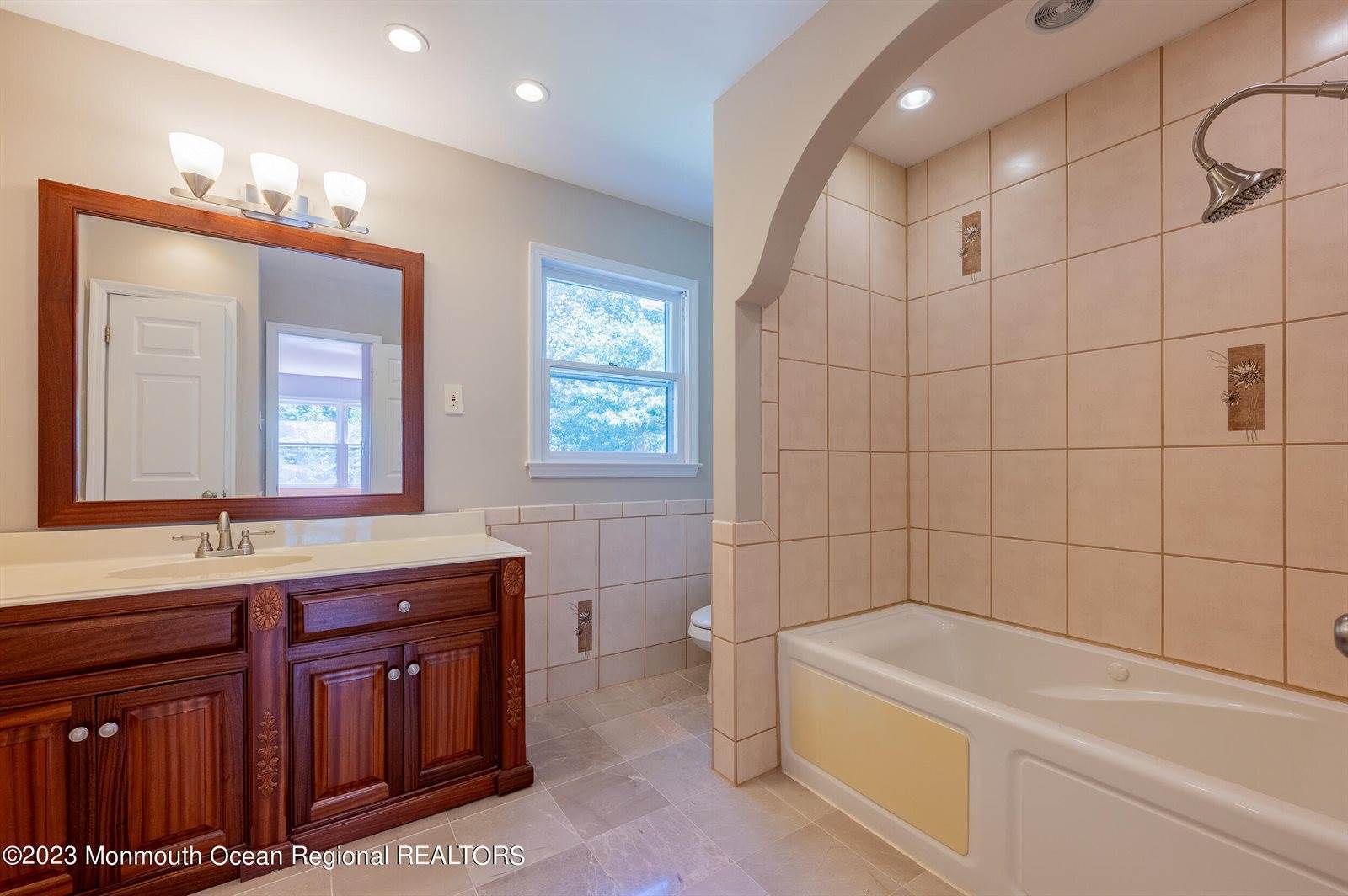 20 Bittersweet Drive, Jackson, NJ 08527