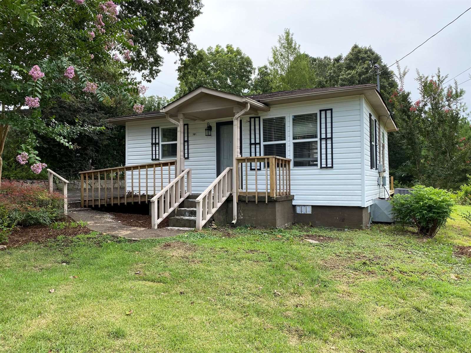 704 Moore Ave, LaFayette, GA 30728