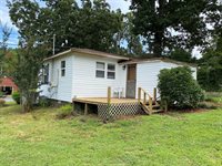 704 Moore Ave, LaFayette, GA 30728