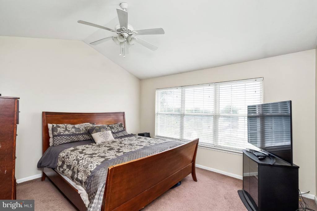 128 Three Rivers Drive, Newark, DE 19702