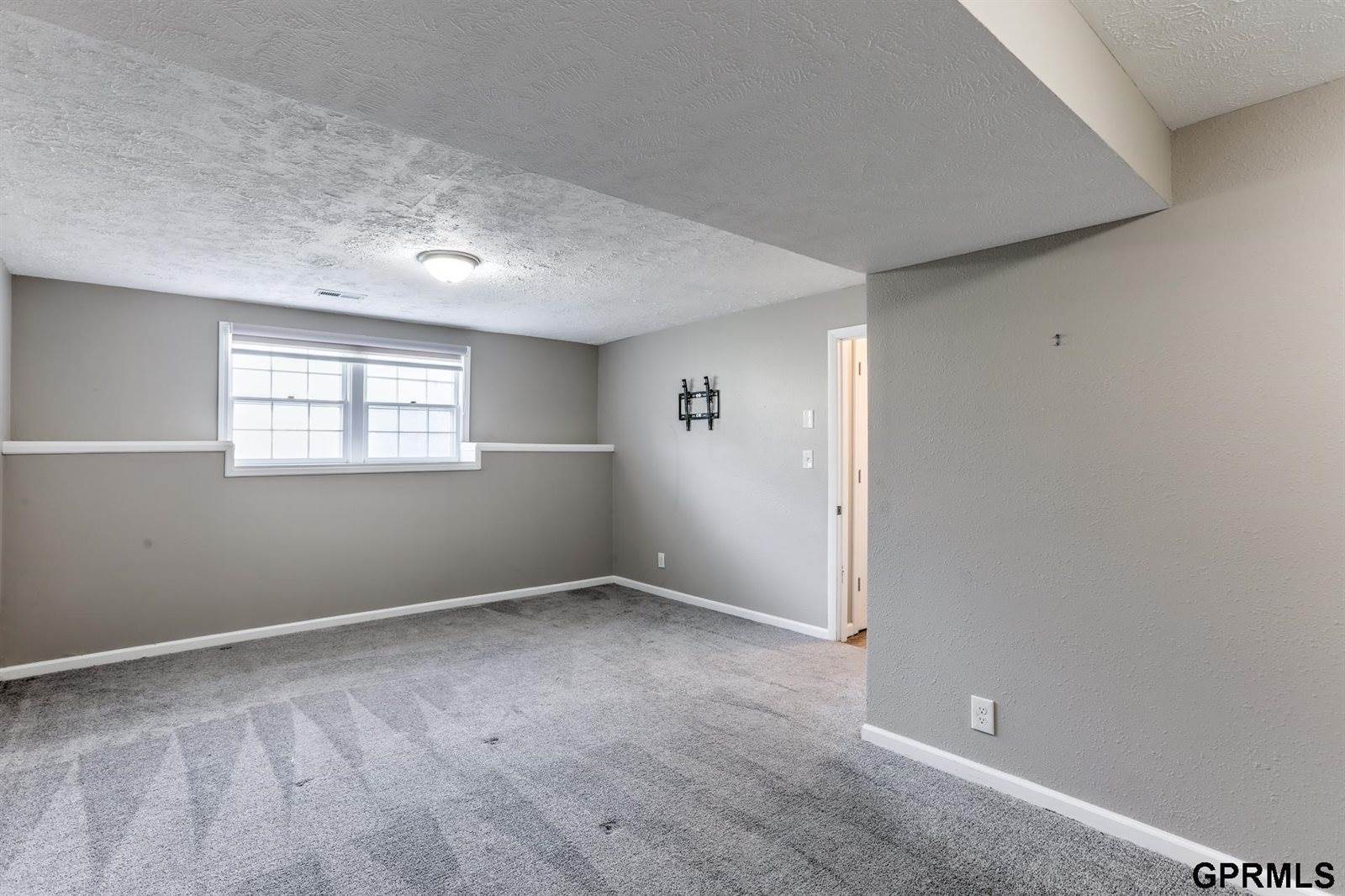 3389 S 130 Street, Omaha, NE 68144