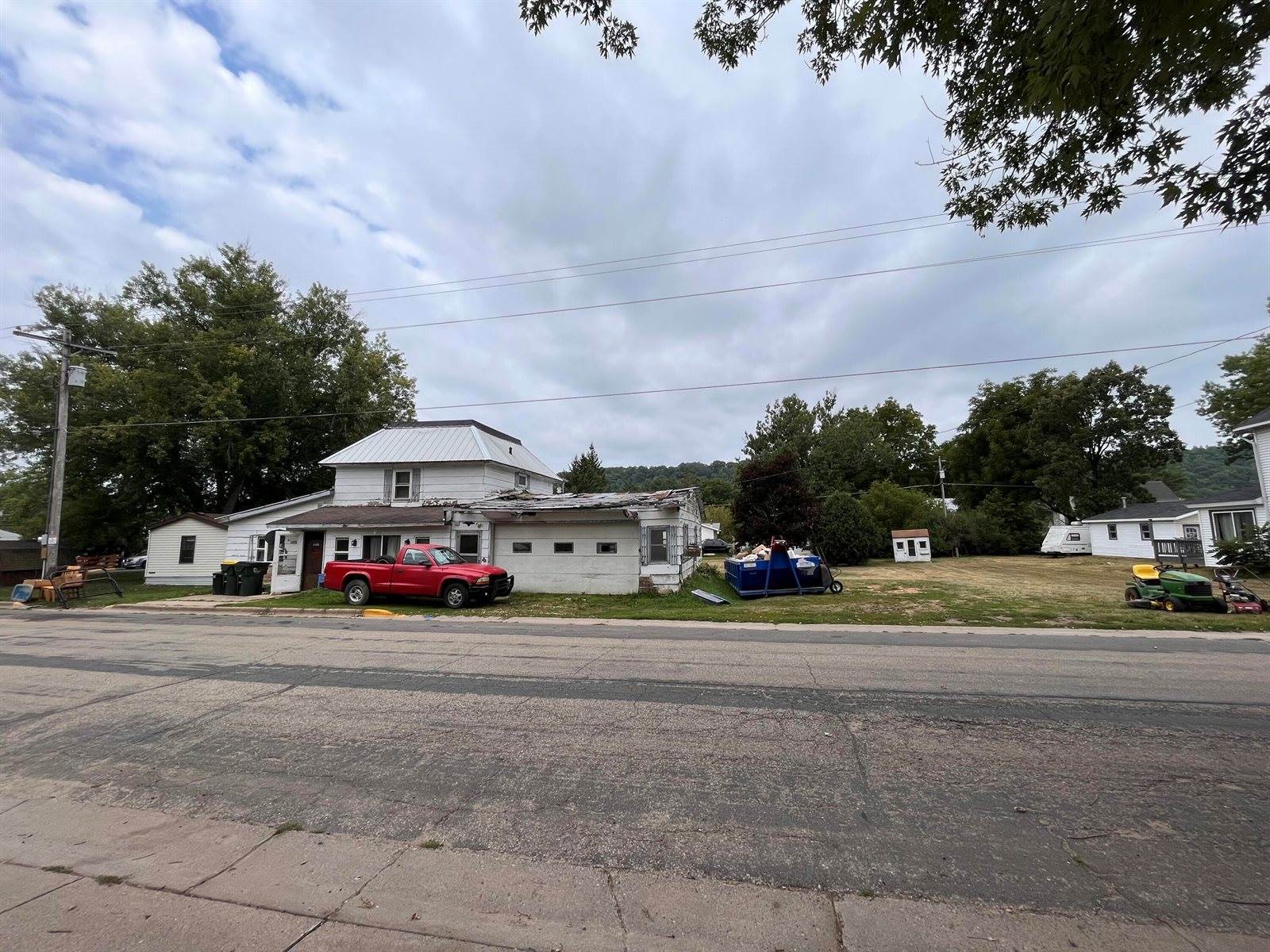 207 North Maiben St, Readstown, WI 54652