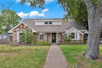 2302 Quail Hollow Drive, Bryan, TX 77802