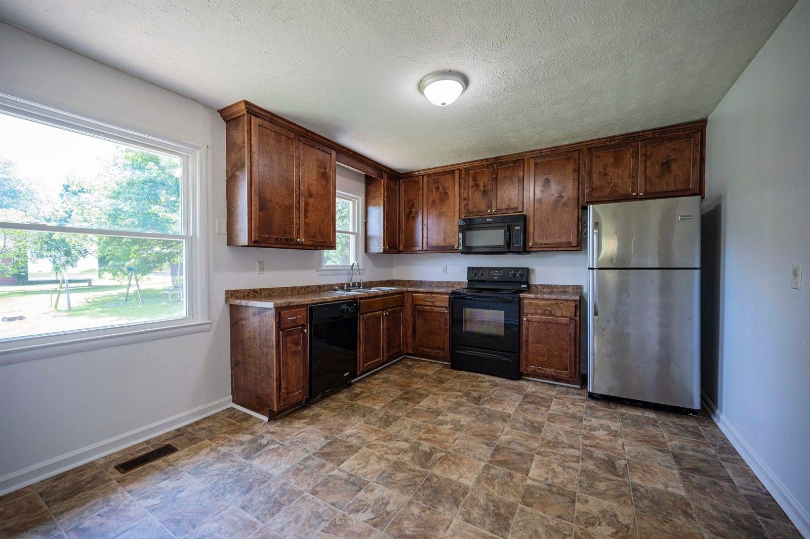 337 Malone Dr, Gallatin, TN 37066