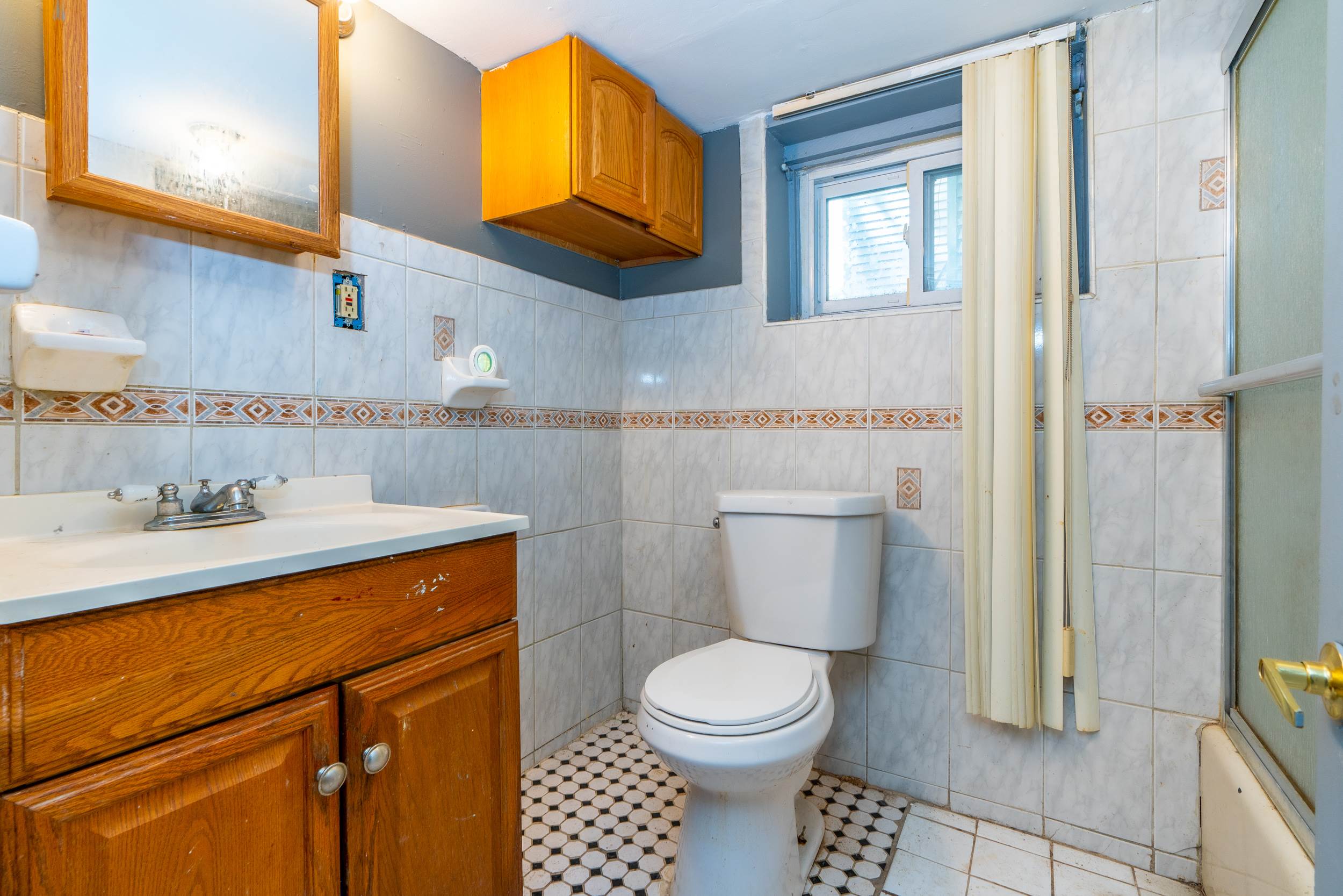 51 Becker Ter, Irvington Township, NJ 07111