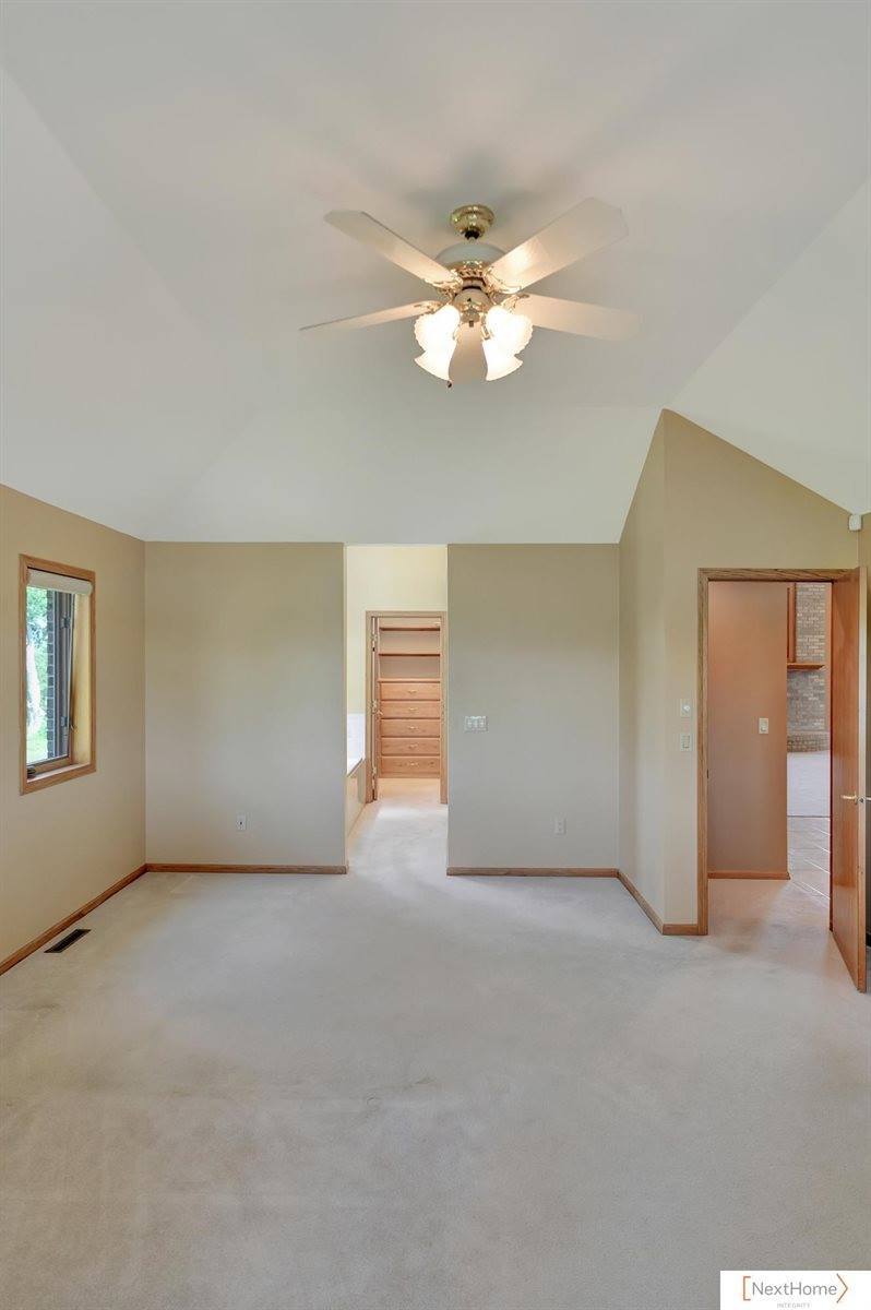 9084 N 14 Street, Lincoln, NE 68531