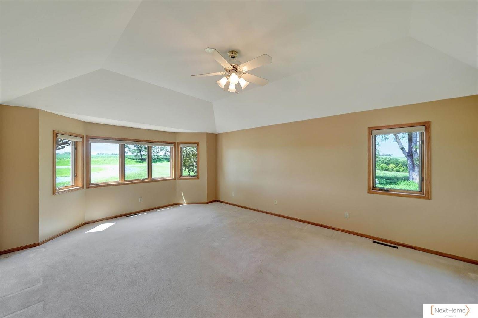 9084 N 14 Street, Lincoln, NE 68531